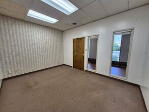 2500 W Broad St, Athens, GA for lease Interior Photo- Image 1 of 2