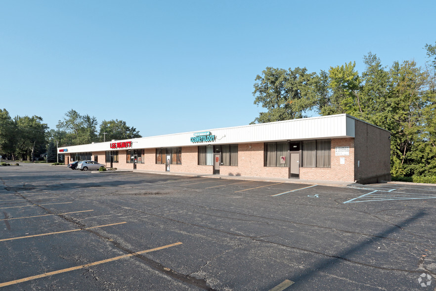 4140-4190 Elizabeth Lake Rd, Waterford, MI for sale - Building Photo - Image 2 of 5