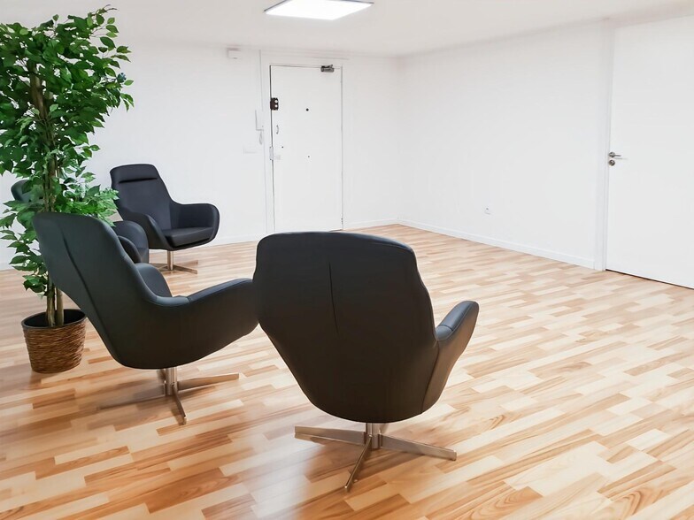 Office in Palma for lease - Interior Photo - Image 3 of 7