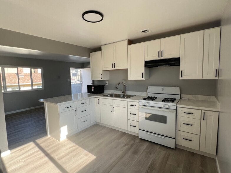 5368 Fairfax Ave, Oakland, CA à vendre - Photo du bâtiment - Image 2 de 7