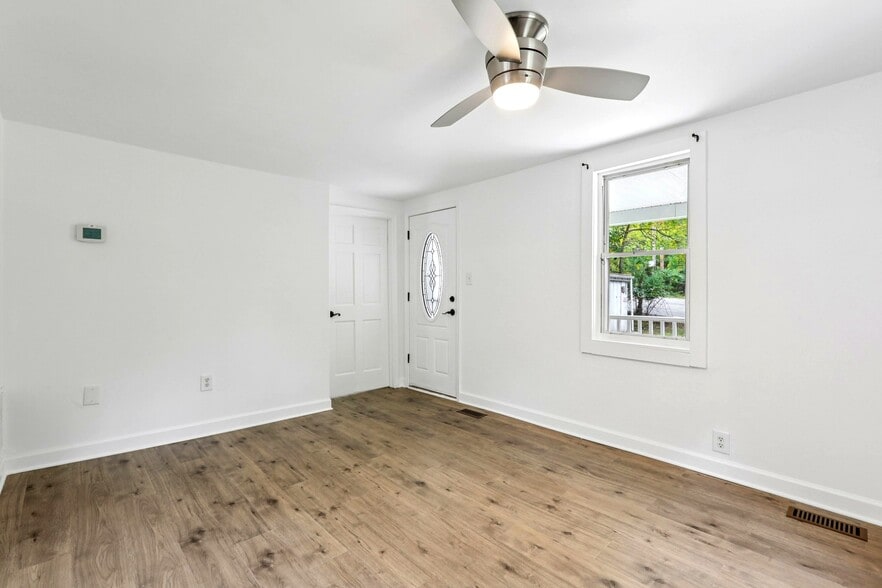 9955 Belair Rd, Kingsville, MD for lease - Interior Photo - Image 3 of 40