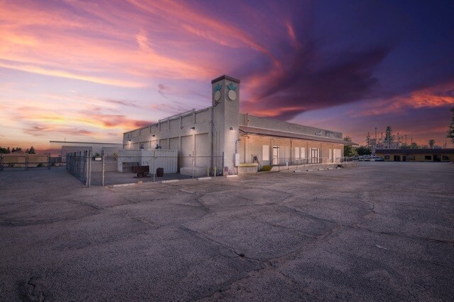 Plus de détails pour 247 S Riverside Ave. – à vendre, Rialto, CA