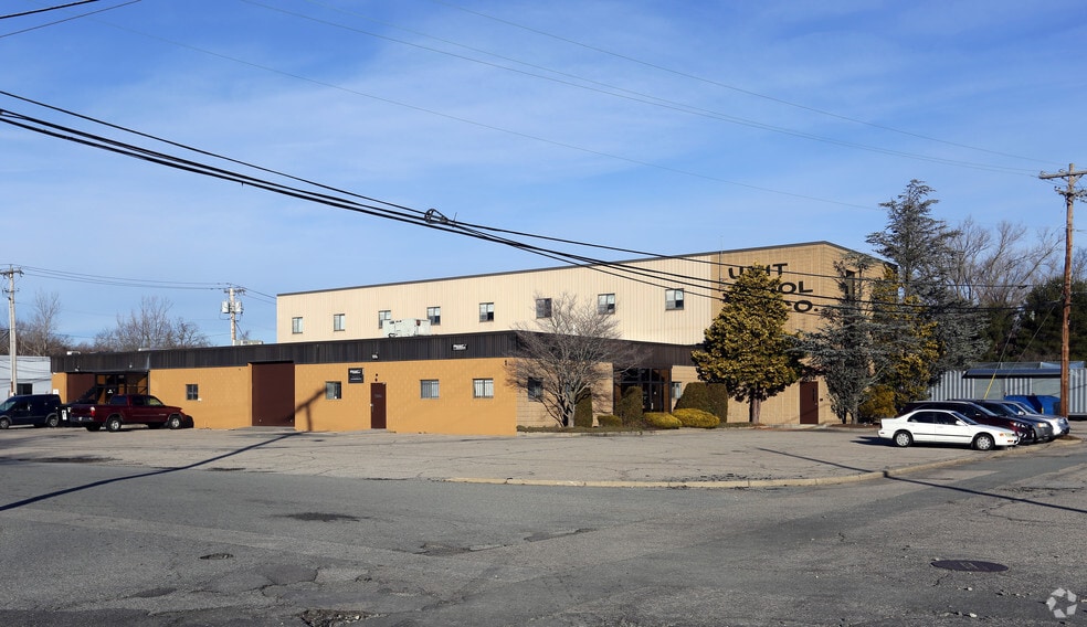 53-101 Venturi Ave, Warwick, RI for lease - Primary Photo - Image 1 of 26