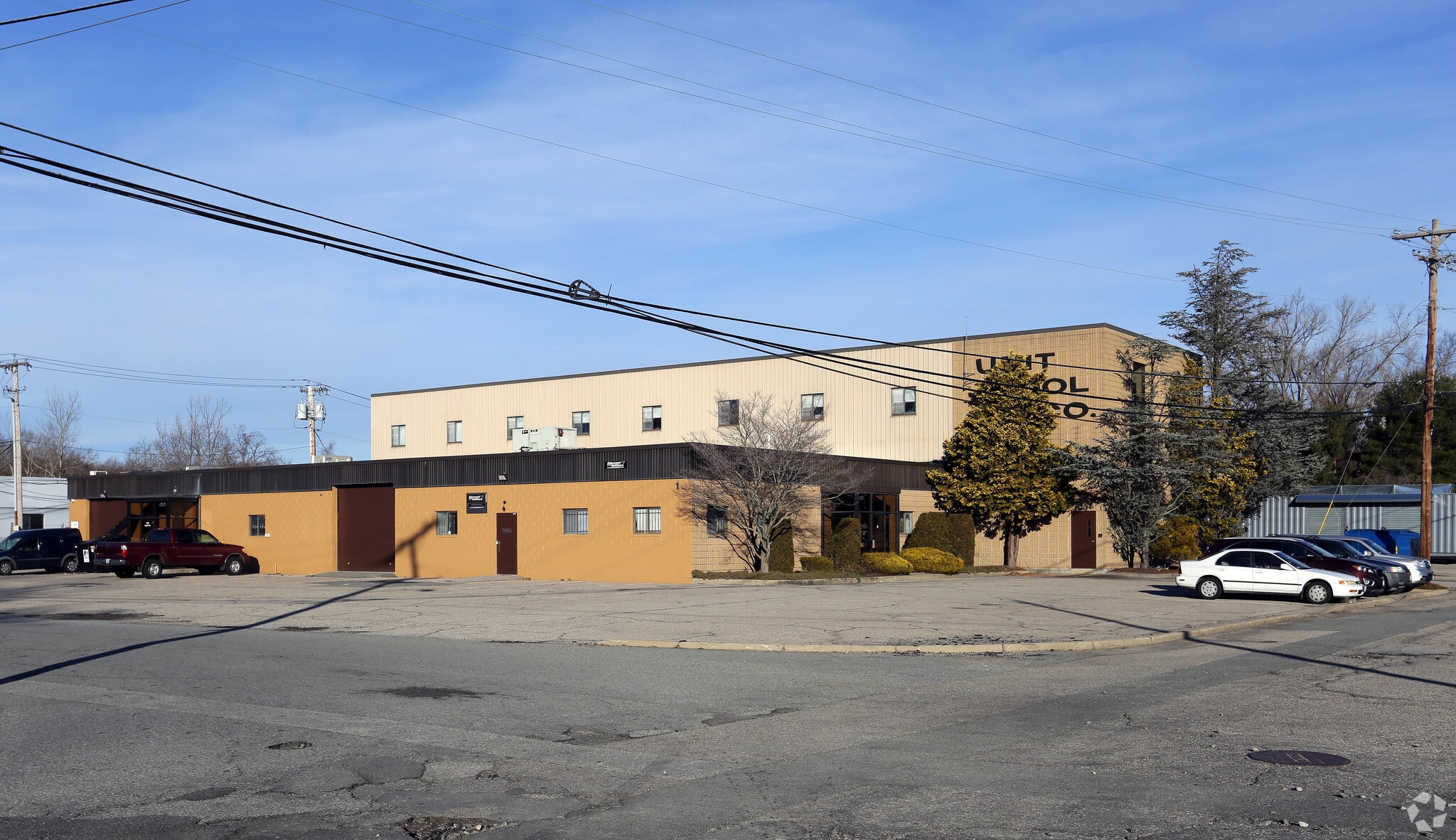 53-101 Venturi Ave, Warwick, RI for lease Primary Photo- Image 1 of 27