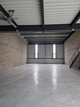 27 Avenue Du Gros Chene, Éragny for lease Interior Photo- Image 2 of 2