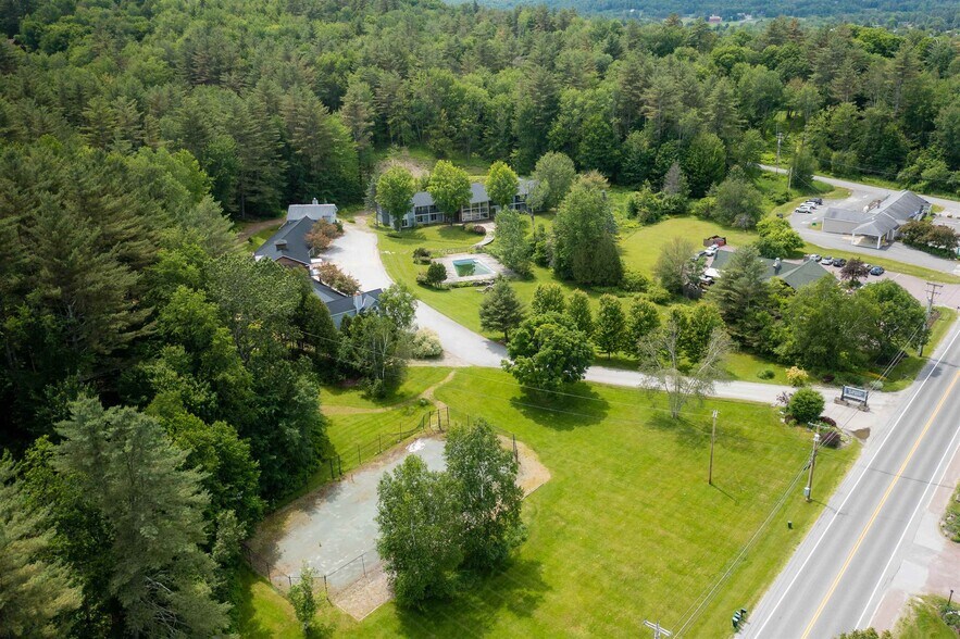 1007 Mountain Rd, Stowe, VT à vendre - Photo du bâtiment - Image 2 de 15