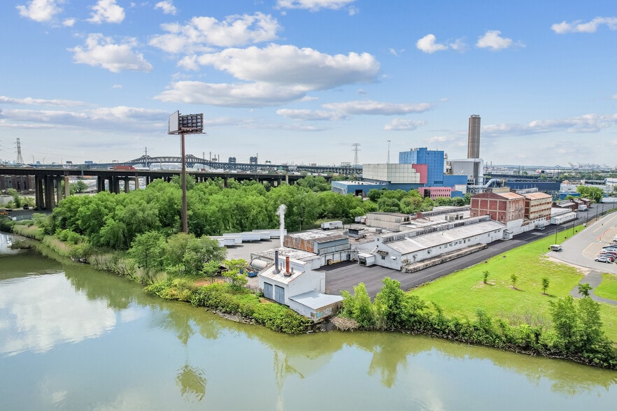 76 Blanchard St, Newark, NJ for lease - Building Photo - Image 1 of 3