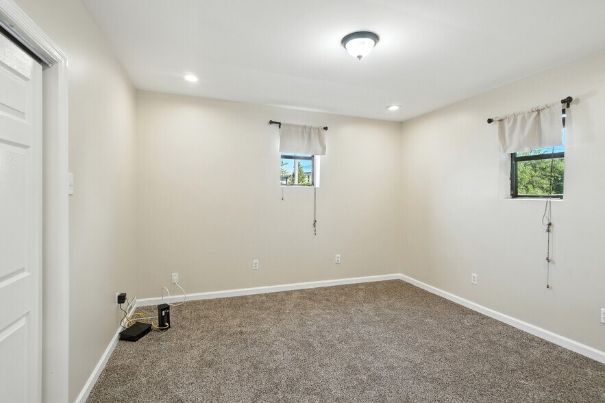 7826 Columbia Rd, Maineville, OH à vendre - Photo du bâtiment - Image 2 de 18