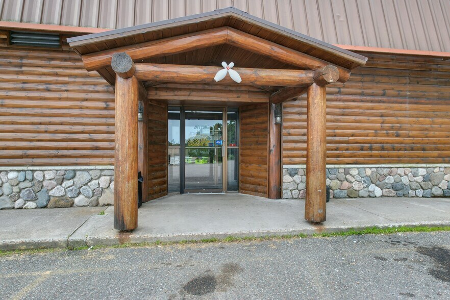 8085 Highway 51, Minocqua, WI à vendre - Photo du bâtiment - Image 3 de 46