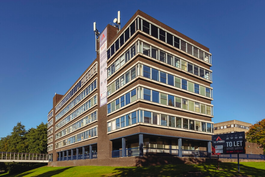 Southway, Skelmersdale for lease - Primary Photo - Image 1 of 26