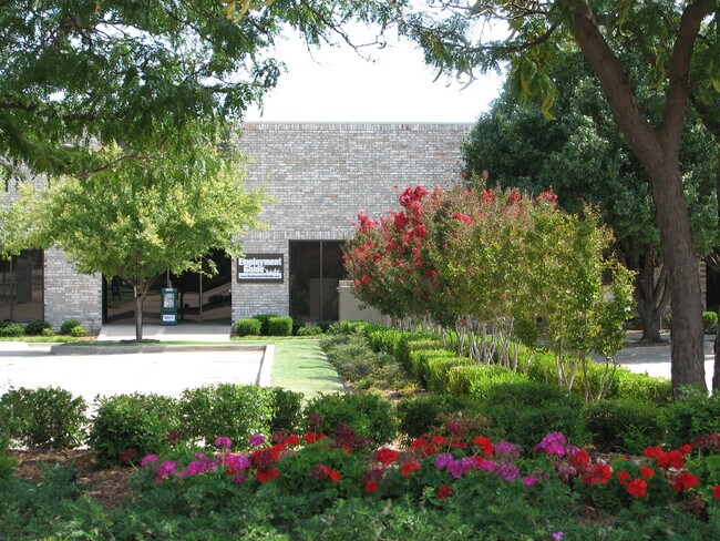 More details for 210 W Wilshire Blvd, Oklahoma City, OK - Flex for Lease