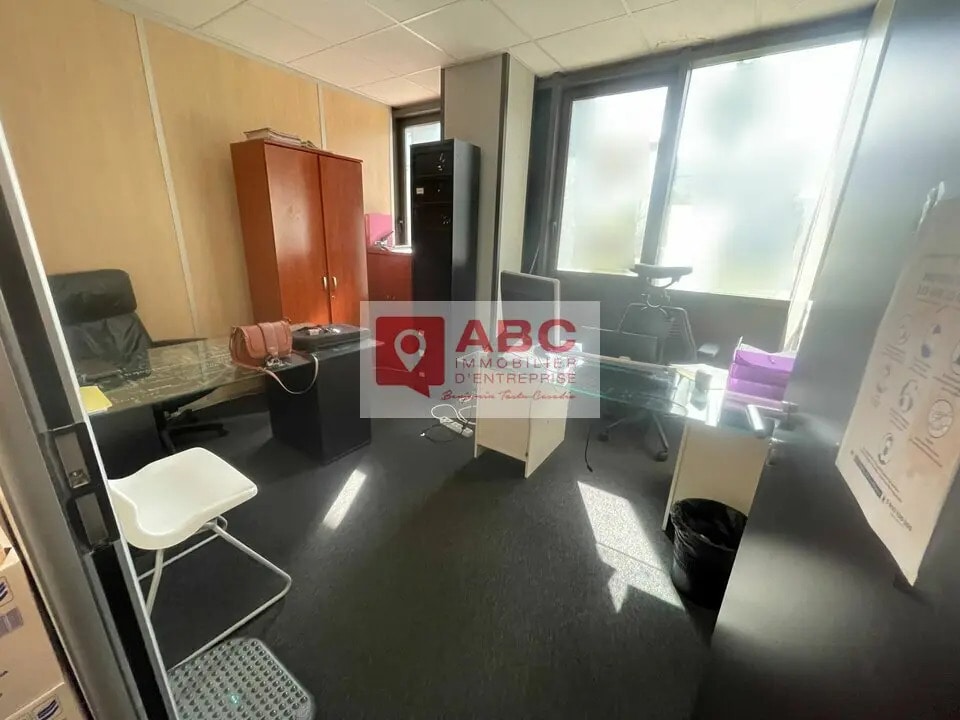 Office in Pérols for lease Interior Photo- Image 1 of 7