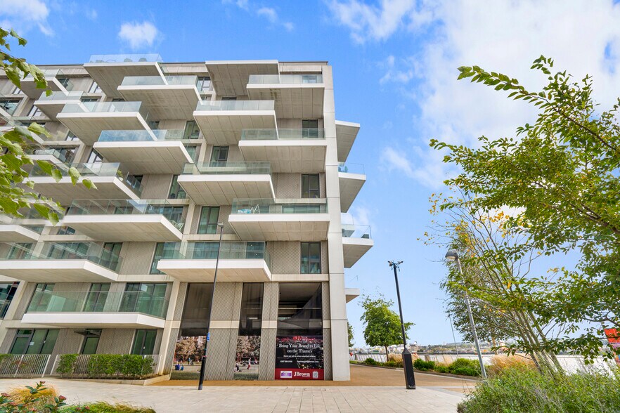 Royal Wharf walk, Londres à vendre - Photo du bâtiment - Image 2 de 2