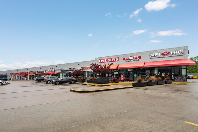 Plus de détails pour Hutchinson River Pky, Bronx, NY - Commerce de détail à louer