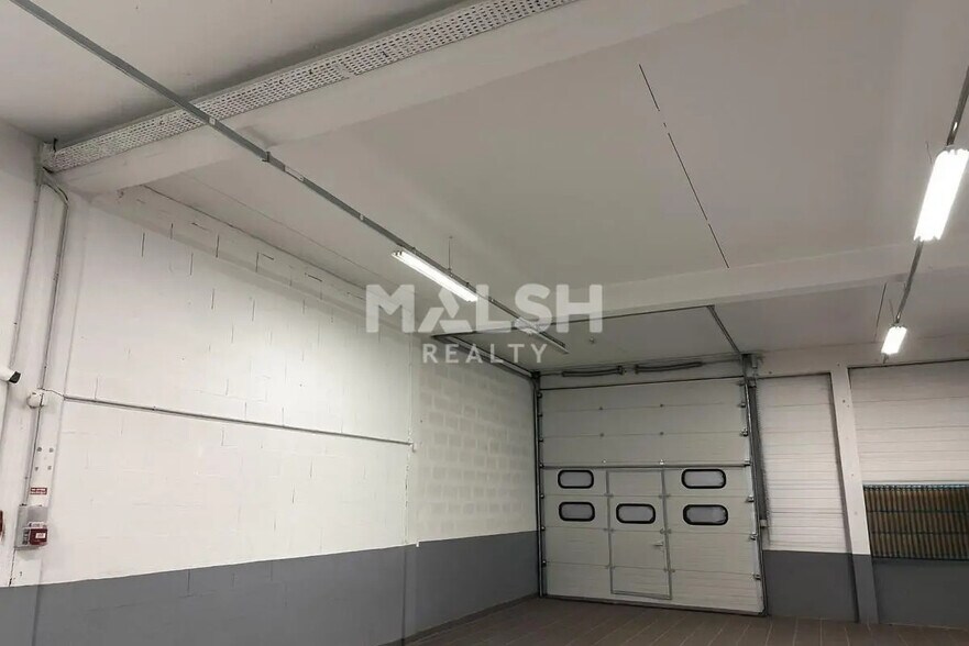 Bureau dans Villefontaine à louer - Photo intérieure - Image 1 de 6