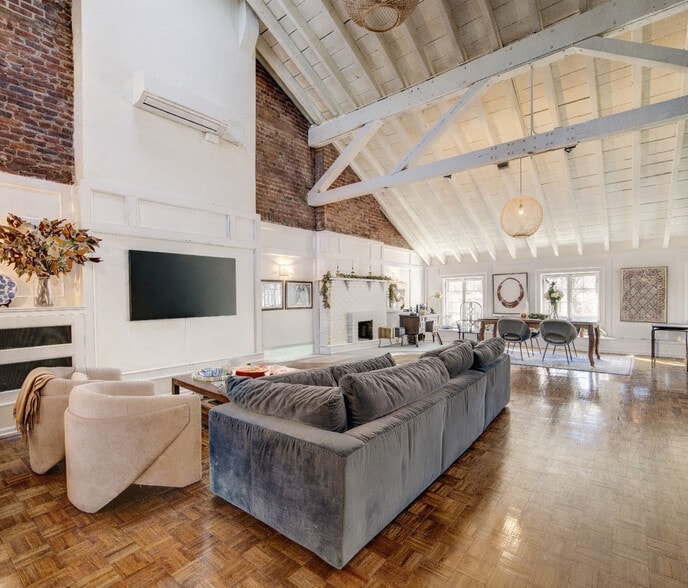 23 Washington Sq N, New York, NY for sale - Interior Photo - Image 3 of 13