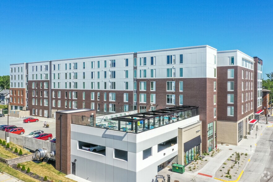 2700 Lincoln Way, Ames, IA à louer - Photo du bâtiment - Image 2 de 2