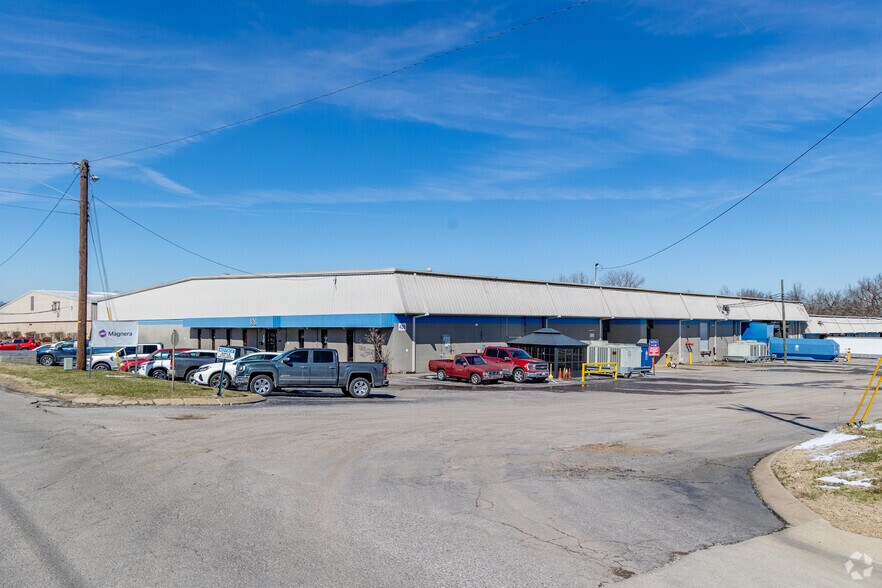428 Harding Industrial Dr, Nashville, TN à louer - Photo du bâtiment - Image 3 de 6