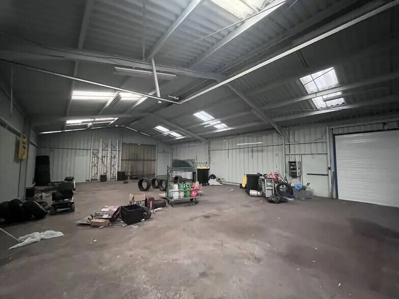 Office in Cestas for lease - Interior Photo - Image 2 of 5