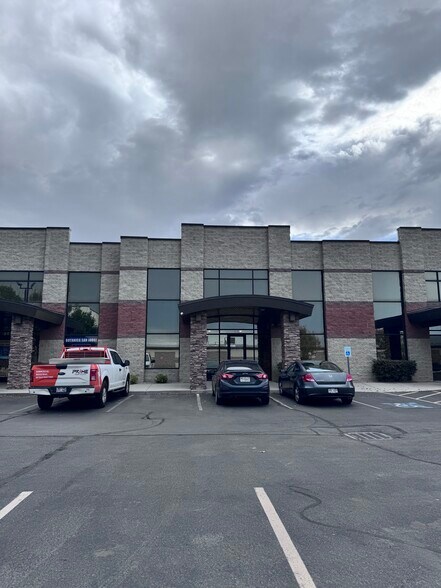 1755 W Sequoia Vista Cir, Salt Lake City, UT à louer - Photo du bâtiment - Image 1 de 9