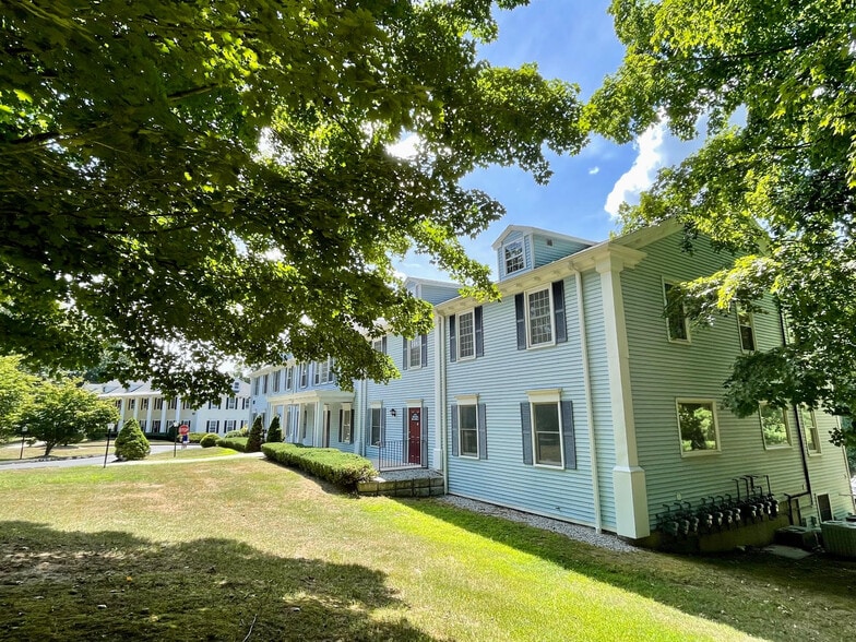 145 Durham Rd, Madison, CT for lease - Building Photo - Image 2 of 2