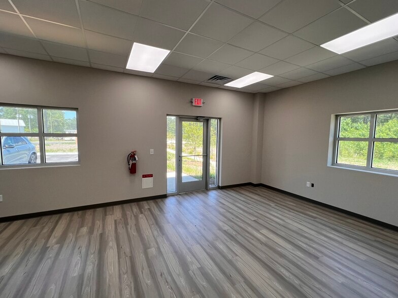 123 Commerce Creek Way, Moncks Corner, SC for lease - Building Photo - Image 3 of 9