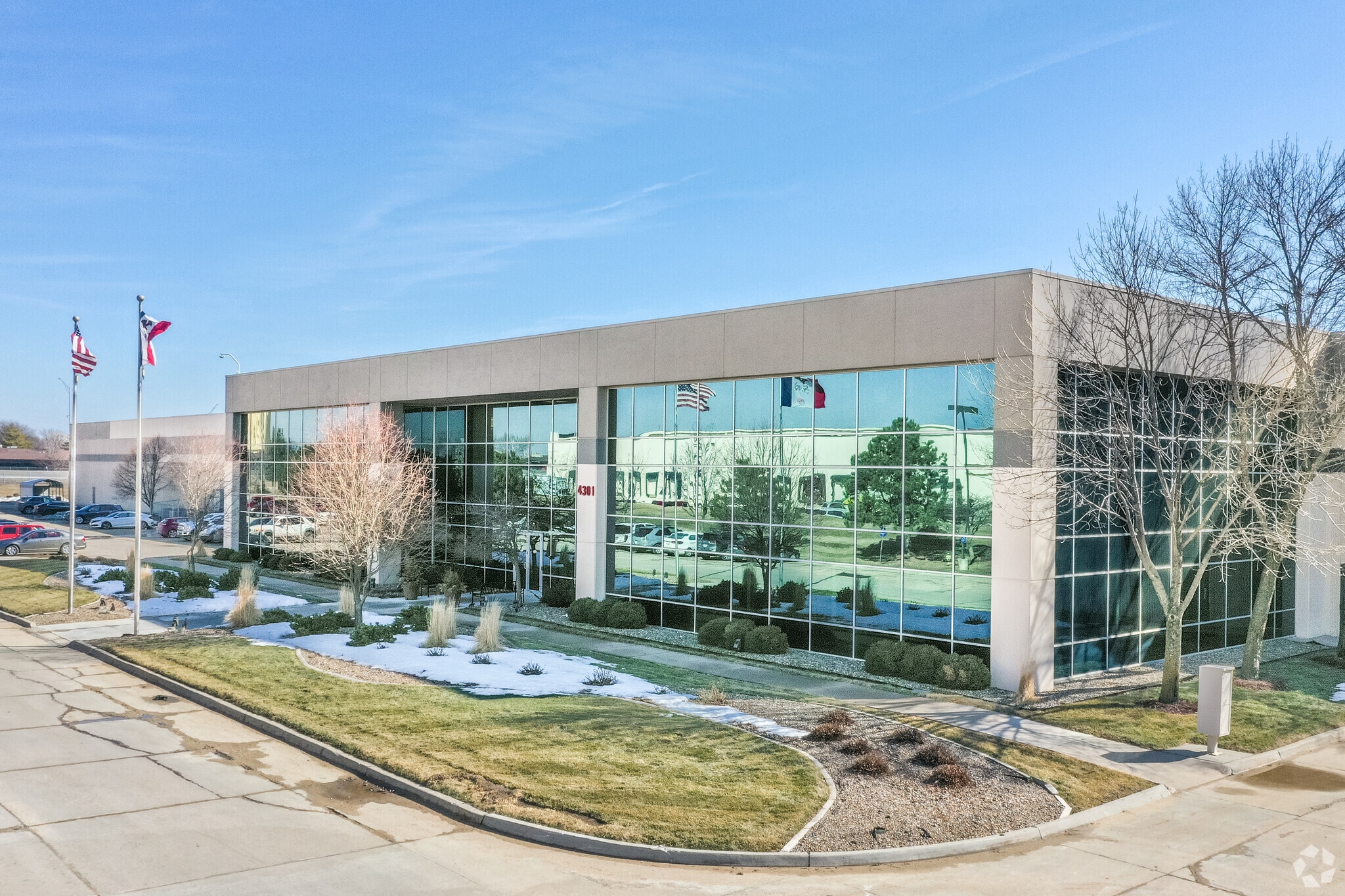 4301 121st St, Urbandale, IA for lease Primary Photo- Image 1 of 14