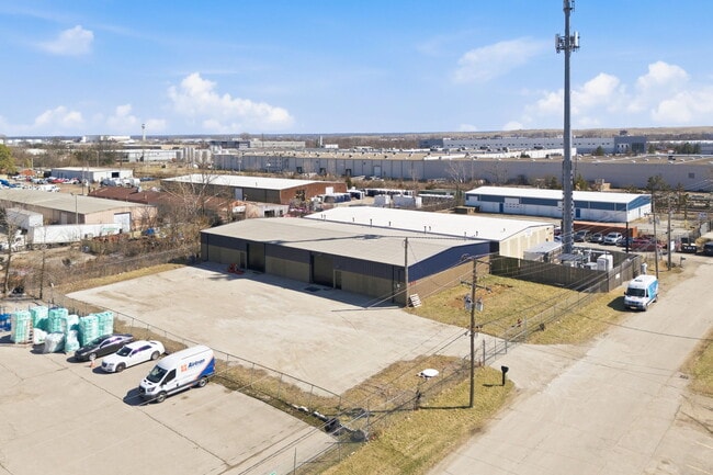 Plus de détails pour 473 Roberts Ave, Louisville, KY - Industriel à louer