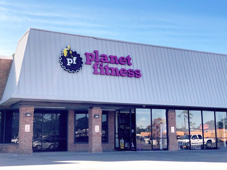 730 Memorial Blvd, Picayune, MS à louer - Photo du bâtiment - Image 2 de 3