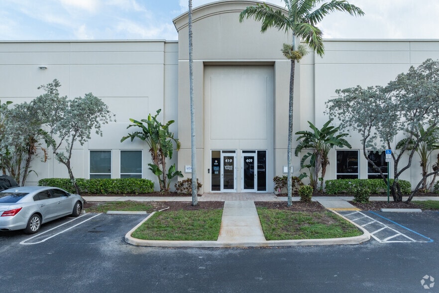 1780 NW 15th Ave, Pompano Beach, FL à louer - Photo du bâtiment - Image 2 de 5