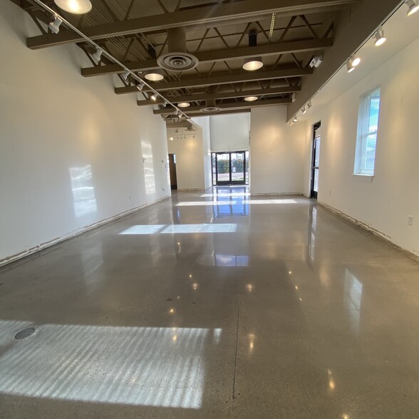 650 E Fairview Ave, Meridian, ID à louer - Photo du bâtiment - Image 2 de 9