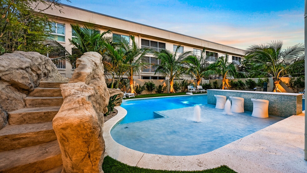 Vunique Vacations Portfolio portfolio of 2 properties for sale on LoopNet.ca - Building Photo - Image 3 of 91