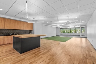 333 N Glenoaks Blvd, Burbank, CA à louer Photo intérieure- Image 1 de 3