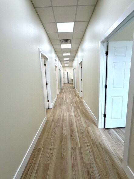 2370 North Blvd W, Davenport, FL à louer - Photo du bâtiment - Image 3 de 30