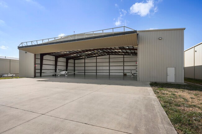 Plus de détails pour 1438 Airport Blvd, Mesquite, TX - Spécialité à vendre