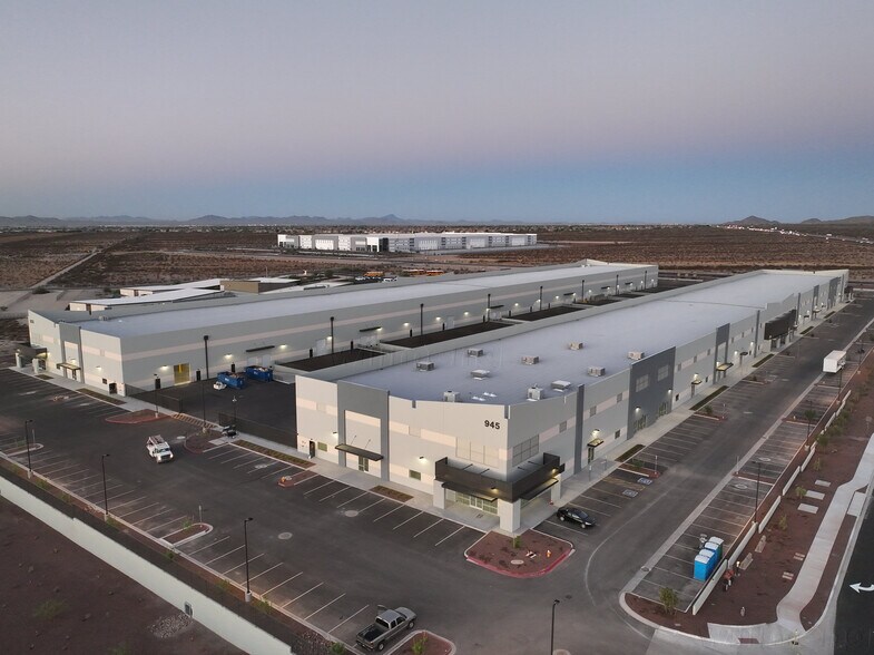 SEC Roosevelt St & 211th Ave, Buckeye, AZ à louer - Photo du bâtiment - Image 1 de 3