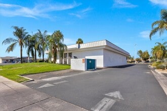 3730-3780 N Blackstone Ave, Fresno, CA à louer Photo intérieure- Image 2 de 6