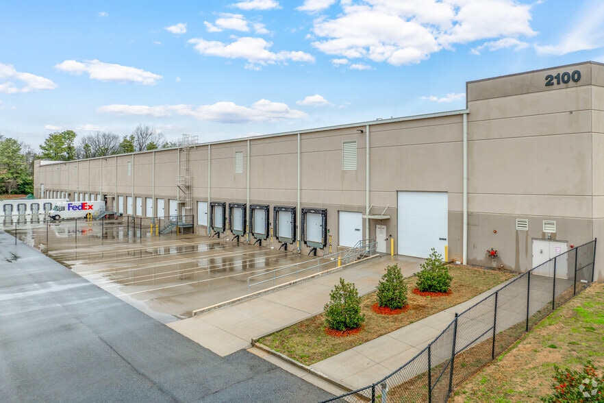 2100 S Martin St, East Point, GA for lease - Building Photo - Image 3 of 8