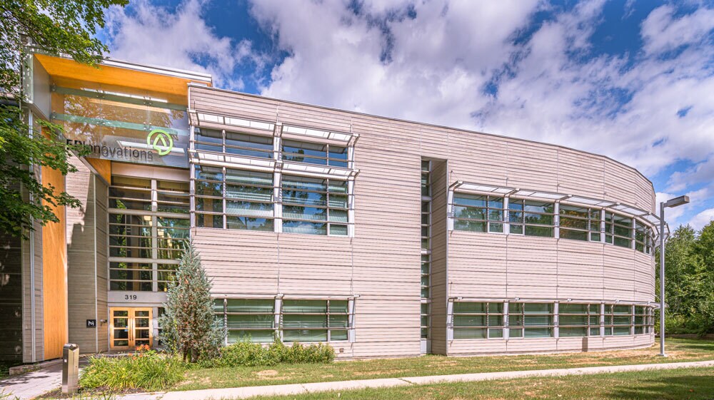 319 Rue Franquet, Québec, QC for lease Primary Photo- Image 1 of 2