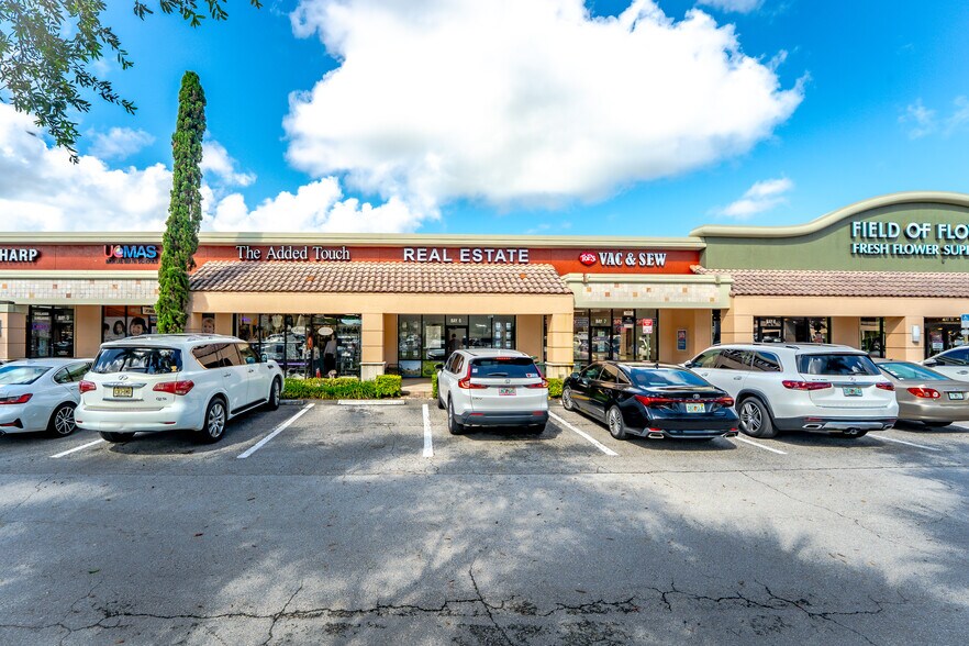 8095-8177 Glades, Boca Raton, FL à louer - Photo du bâtiment - Image 2 de 21
