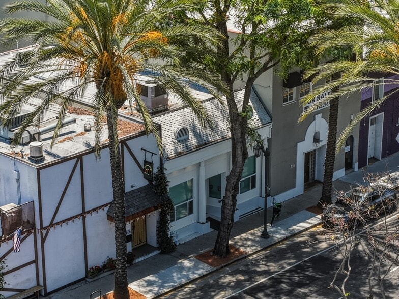 738 N Highland Ave, Los Angeles, CA à vendre - Photo du bâtiment - Image 2 de 10