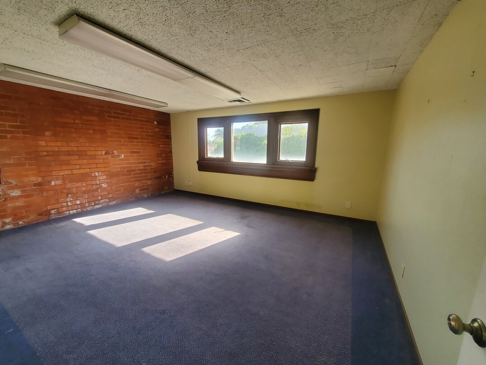 3925-3993 State St, Santa Barbara, CA for lease Building Photo- Image 1 of 6