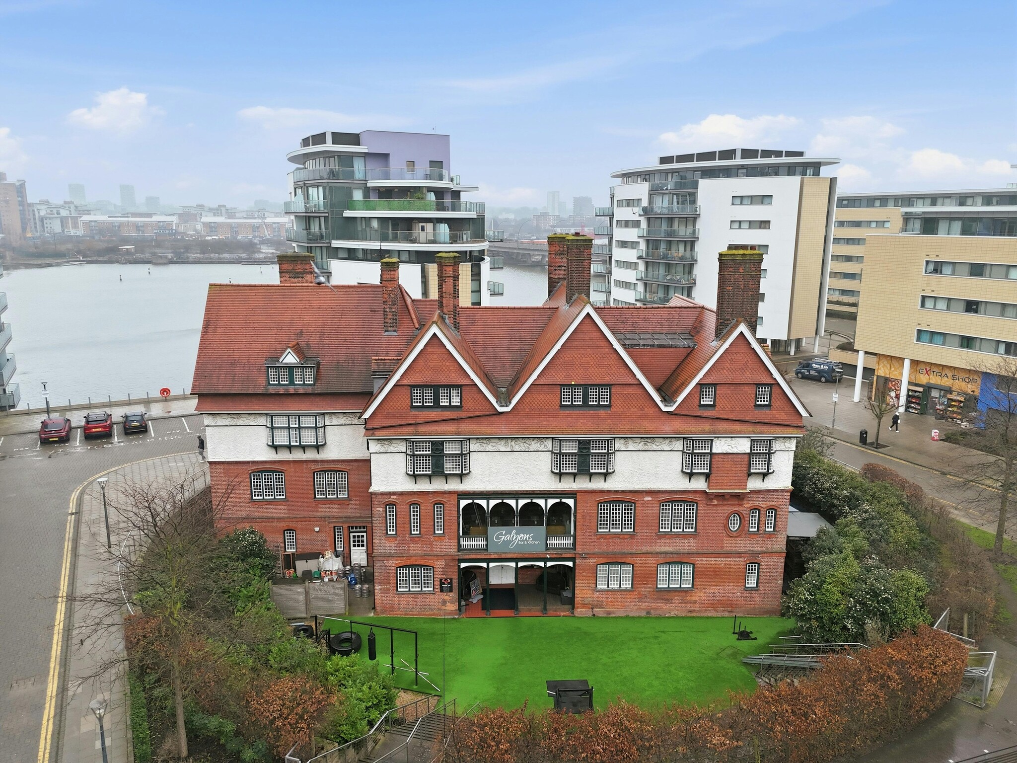 Gallions Rd, London for sale Primary Photo- Image 1 of 16