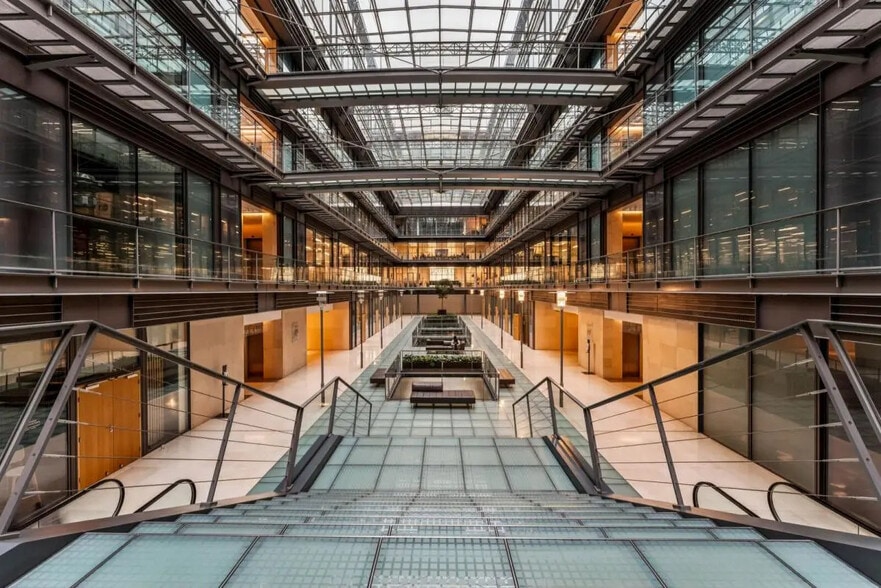 16-18 Rue Du Quatre Septembre, Paris for lease - Interior Photo - Image 3 of 14