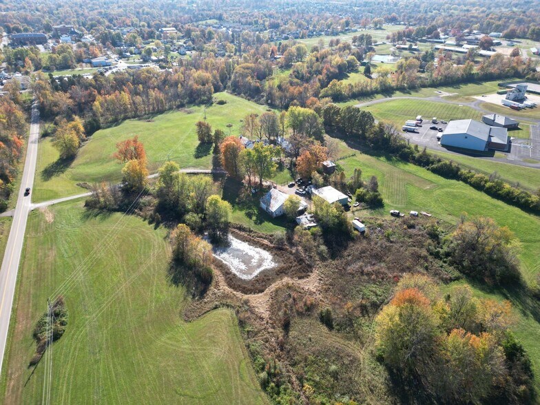 5695 Bullittsville Rd, Burlington, KY à vendre - Photo du bâtiment - Image 2 de 5