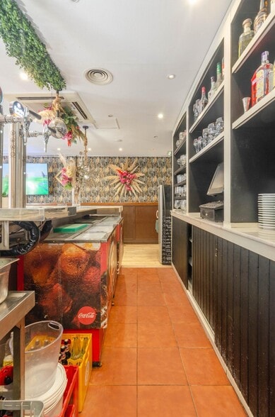 Avenida de Galicia, 22, Oviedo, Asturias for lease - Building Photo - Image 2 of 42