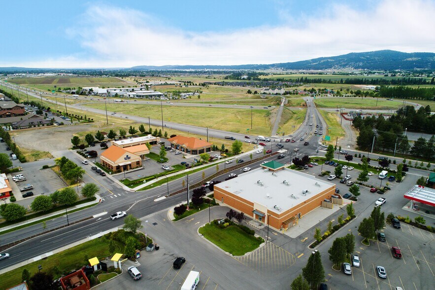 1431 N Liberty Lake Rd, Liberty Lake, WA for lease - Building Photo - Image 1 of 4