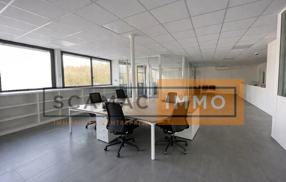 Flex in Chanteloup-en-Brie for sale - Building Photo - Image 2 of 5