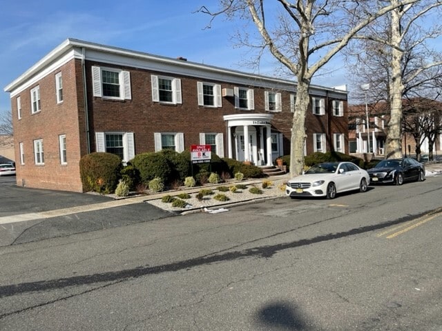 26 Linden Ave, Springfield, NJ for lease - Primary Photo - Image 1 of 1