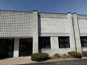 7 Shirley St, Bohemia, NY for lease Interior Photo- Image 1 of 7